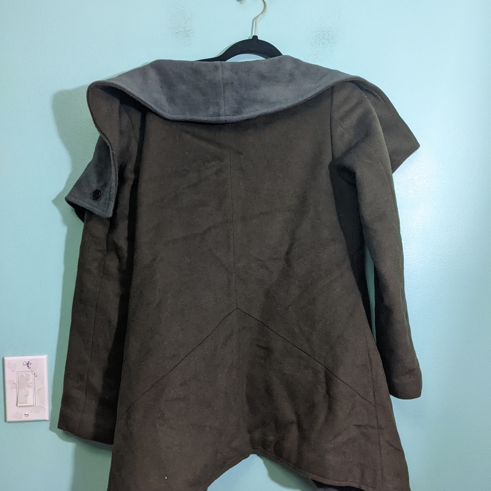 Green and Gray Diagonal Zip Fall Jacket Size Medium - Picture 5 of 5